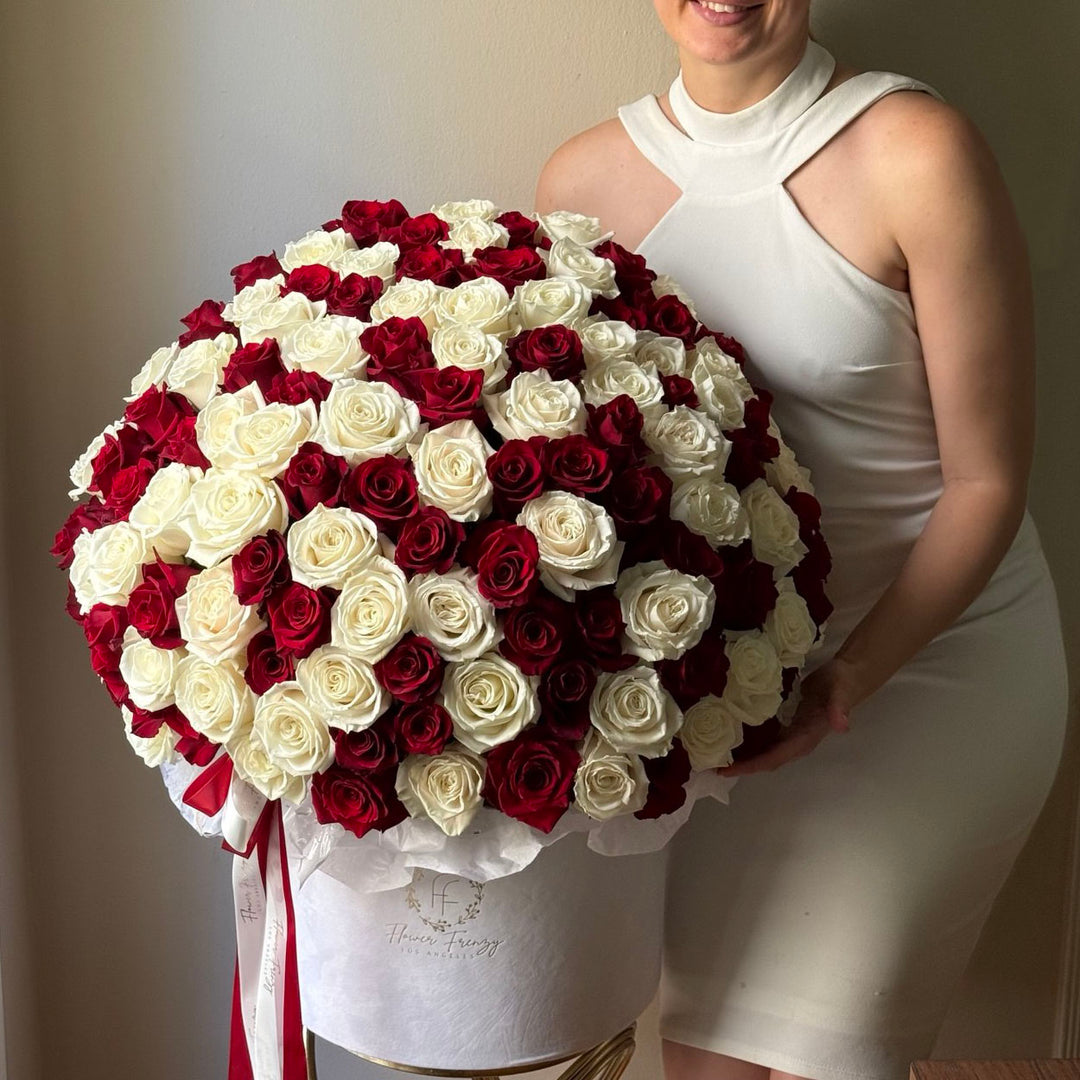 501. White and Red Roses in a HatBox