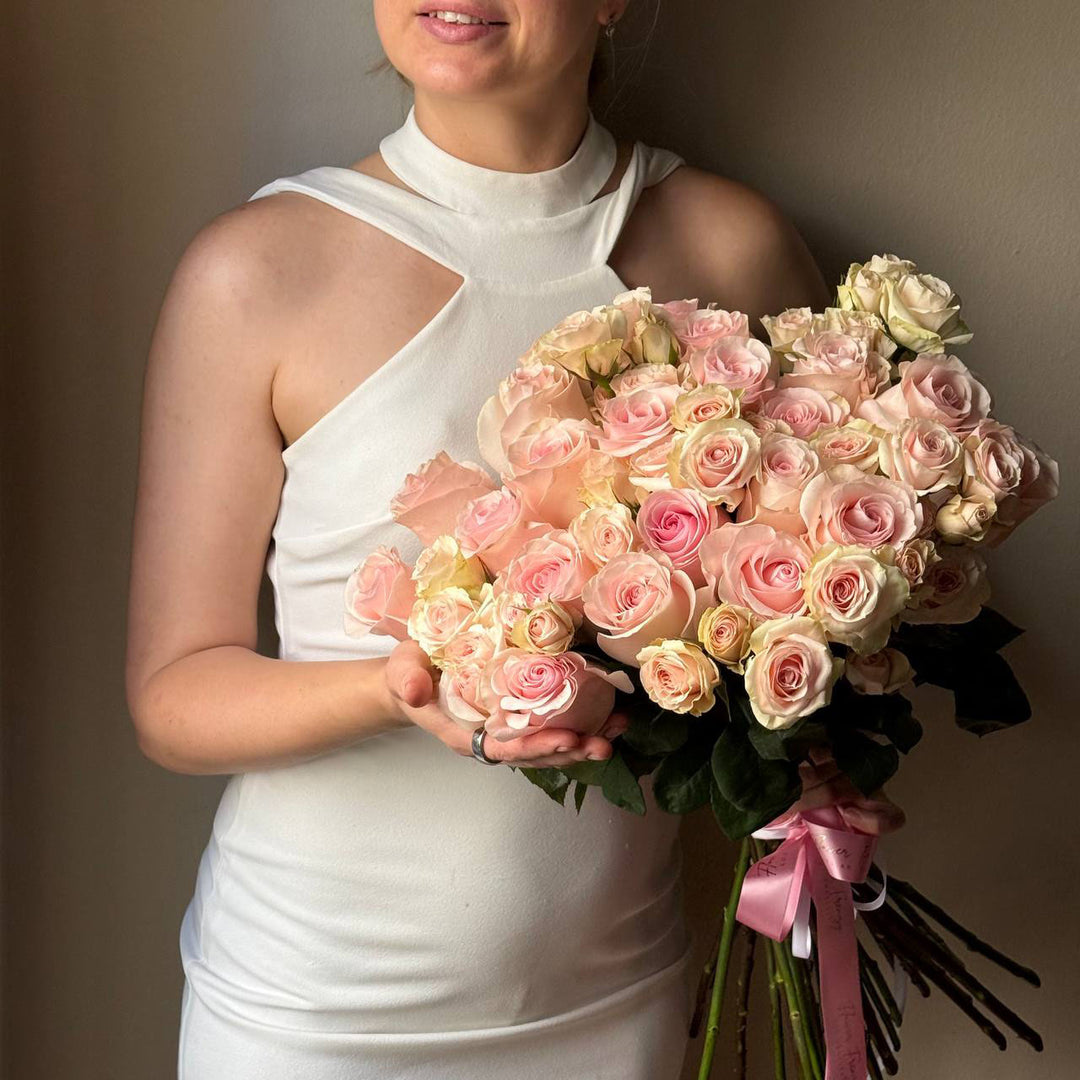 750. Blush Harmony Roses