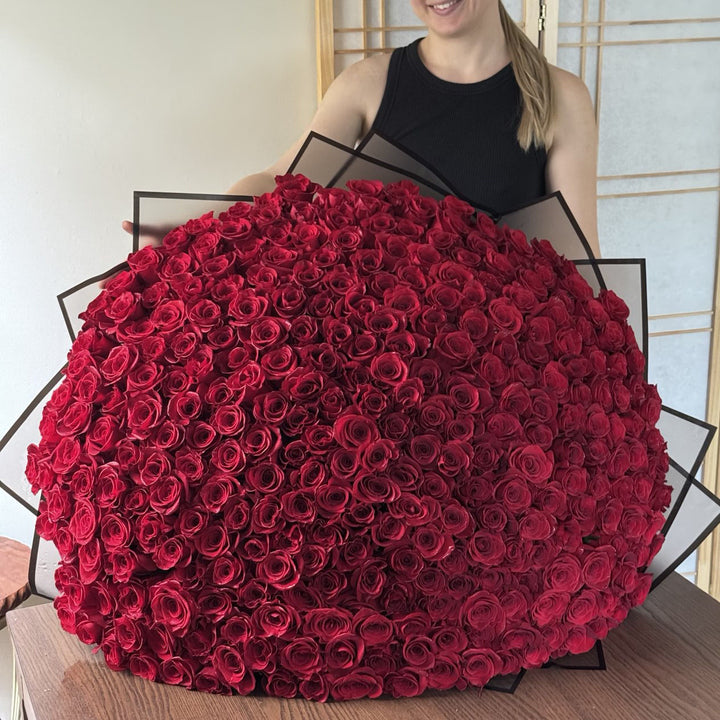33000 Roses 300 roses – FlowerFrenzyLA