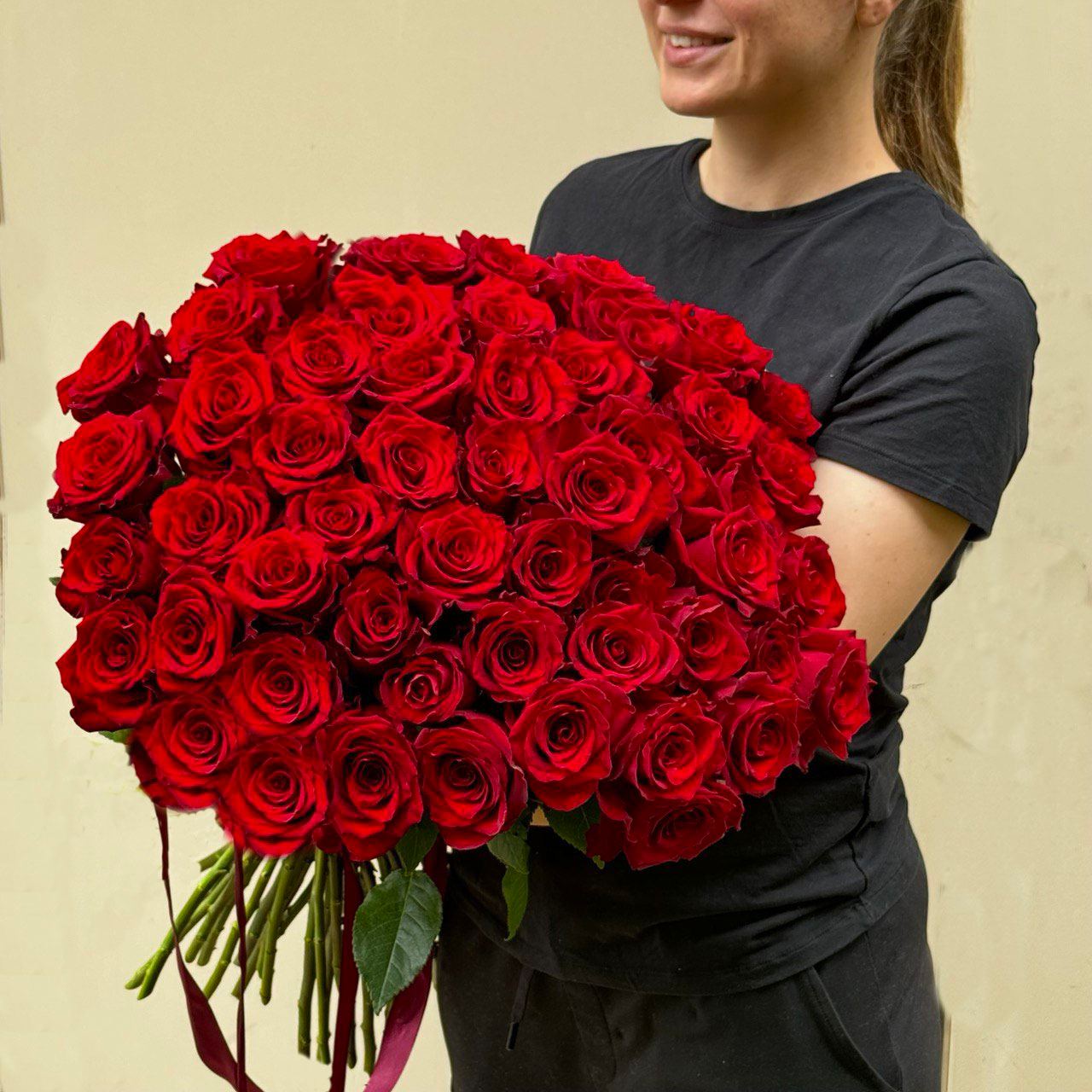 011. Red roses – FlowerFrenzyLA