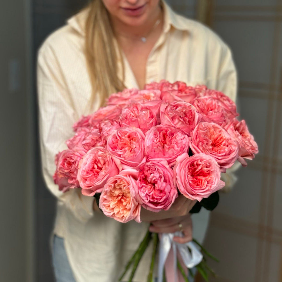 118. Bouquet of soft pink roses