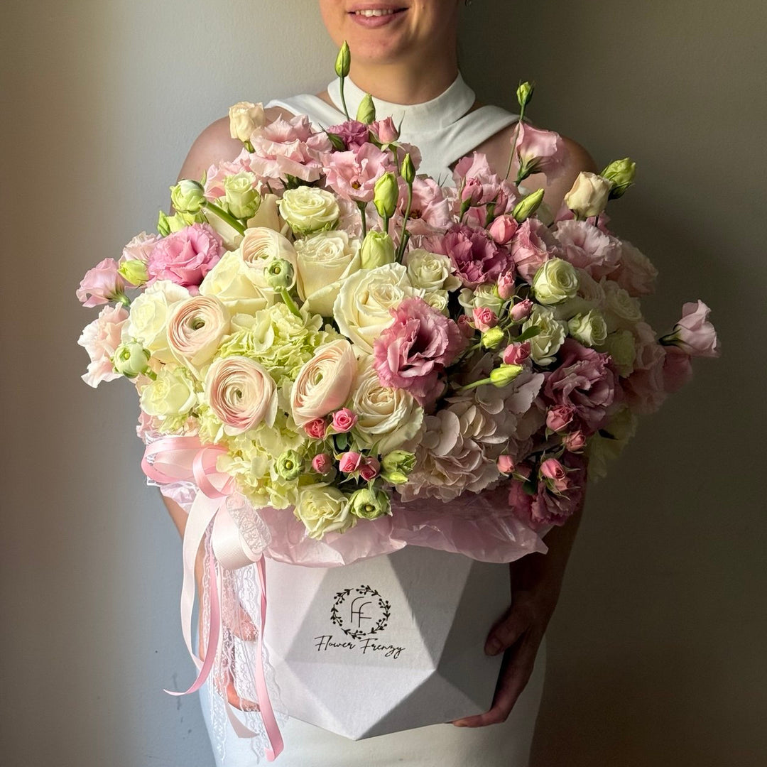 753. Blush Garden Hatbox