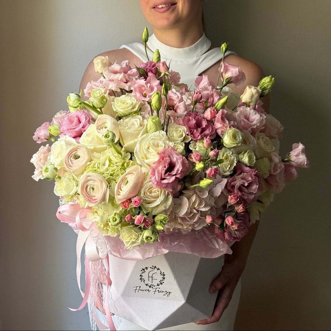 753. Blush Garden Hatbox