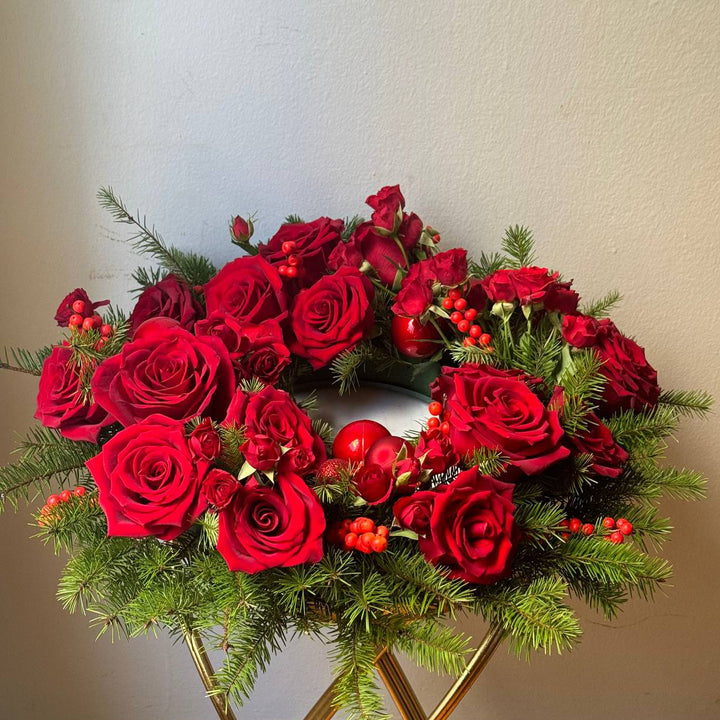 521. Festive Rose Wreath